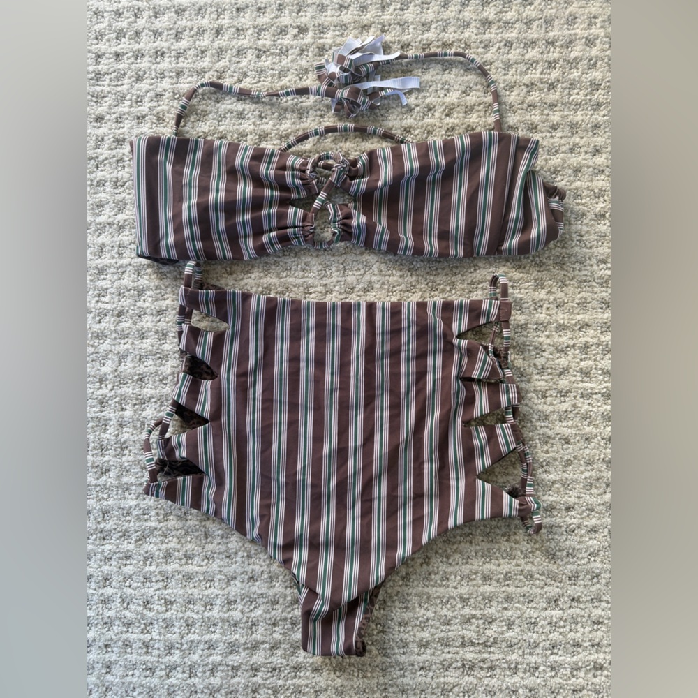 Acacia bikini in queens bottoms( large) and lumahai top (medium).